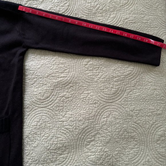 Label + Thread Brand Ladies 100% Merino Wool Cardigan Size Large - Picture 4 of 12